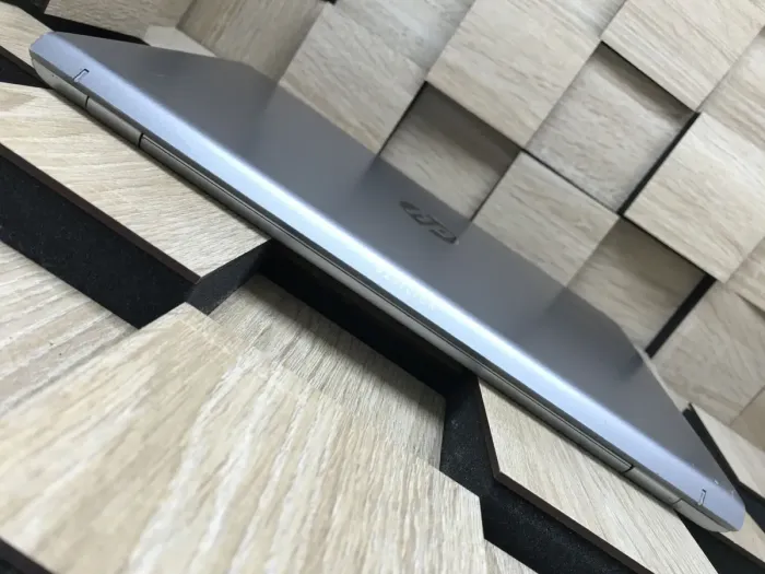 Ультрабук Б-клас HP Pavilion 14-bk091st / 14" (1366x768) TN / Intel Core i5-7200U (2 (4) ядра по 2.5 - 3.1 GHz) / 8 GB DDR4 / 256 GB SSD / Intel HD Graphics 620 / WebCam б/в - зображення 9