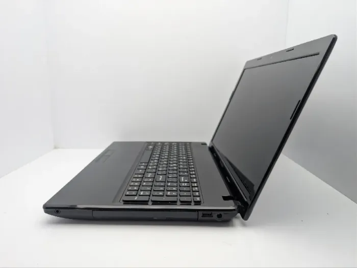Ноутбук Lenovo IdeaPad G585 / 15.6" (1366x768) TN / AMD E1-1200 (2 ядра по 1.4 GHz) / 6 GB DDR3 / 500 GB HDD / AMD Radeon HD 7310 Graphics / WebCam / DVD-ROM б/в - зображення 5