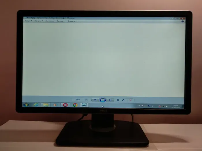 Монітор Широкоформатний Dell P2214Hb / 21.5" (1920x1080) IPS / VGA, DisplayPort, DVI, USB 2.0 / VESA 100x100 б/в - зображення 5