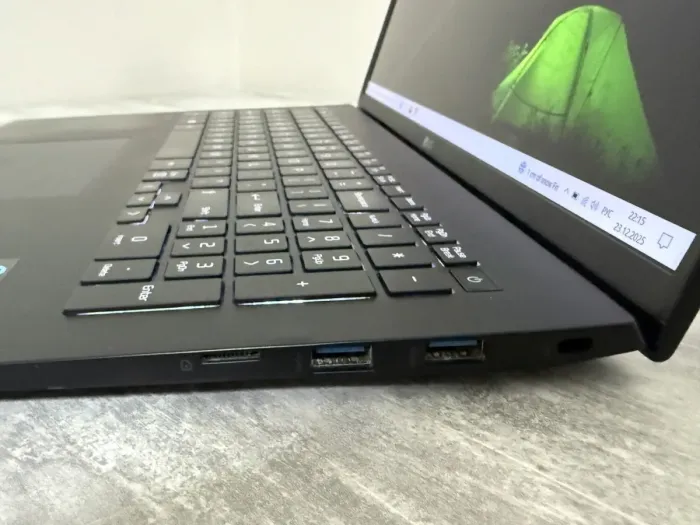 Ультрабук Б-клас LG Gram 17Z95P / 17" (2560x1600) IPS / Intel Core i7-1195G7 (4 (8) ядра по 2.9 - 5.0 GHz) / 16 GB DDR4 / 1000 GB SSD / Intel Iris Xe Graphics / WebCam / Win 11 Home б/в - зображення 8