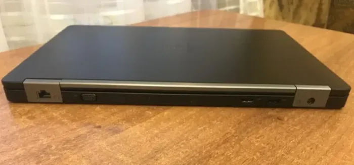 Ігровий ноутбук Dell Precision 3510 / 15.6" (1920x1080) IPS Touch / Intel Core i7-6700HQ (4 (8) ядра по 2.6 - 3.5 GHz) / 16 GB DDR4 / 256 GB SSD / AMD FirePro W5130M, 2 GB GDDR5, 128-bit / WebCam б/в - зображення 8