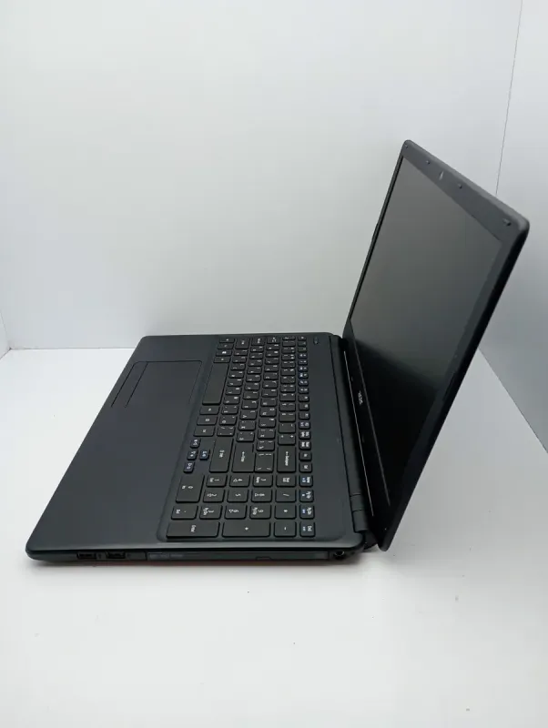 Ноутбук Acer E1-570 / 15.6" (1366x768) TN / Intel Core i3-3217U (2 (4) ядра по 1.8 GHz) / 6 GB DDR3 / 500 GB HDD / Intel HD Graphics 4000 / WebCam б/в - зображення 6