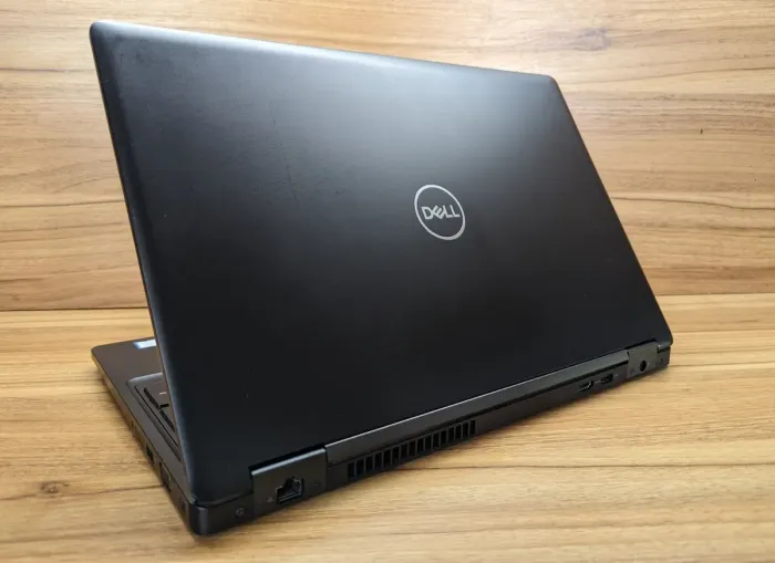 Ультрабук Б-клас Dell Latitude 5590 / 15.6" (1366x768) TN / Intel Core i5-8350U (4 (8) ядра по 1.7 - 3.6 GHz) / 16 GB DDR4 / 256 GB SSD / Intel UHD Graphics 620 / WebCam / Windows 10 б/в - зображення 7