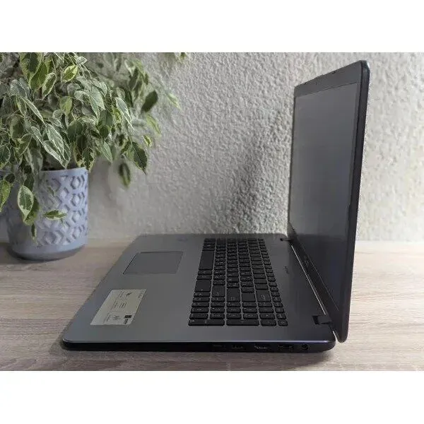 Ноутбук Б-клас Asus VivoBook 17 X705NA / 17.3" (1366x768) TN / Intel Celeron N3350 (2 ядра по 1.1 - 2.4 GHz) / 8 GB DDR3 / 128 GB SSD / Intel HD Graphics 500 / WebCam б/в - зображення 6