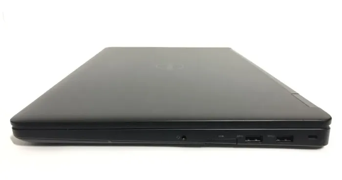 Ігровий ноутбук Б-клас Dell Latitude E5570 / 15.6" (1920x1080) IPS / Intel Core i7-6820HQ (4 (8) ядра по 2.7 - 3.6 GHz) / 16 GB DDR4 / 256 GB SSD / AMD Radeon R7 M370, 2 GB GDDR5, 128-bit / WebCam / Win 10 Pro б/в - зображення 4