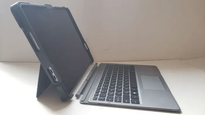 Нетбук-трансформер Dell Latitude 7200 2-in-1 / 12,3" (1920x1080) IPS Touch / Intel Core i5-8365U (4 (8) ядра по 1,6 - 4,1 ГГц) / 8 ГБ DDR3 / 256 ГБ SSD M.2 / Intel UHD Graphics / Веб-камера / Чохол б/в - зображення 3