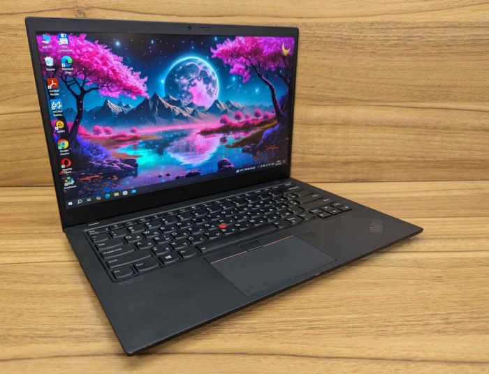 Ультрабук Lenovo ThinkPad X1 Carbon Gen8 / 14" (1920x1080) IPS / Intel Core i5-10210U (4 (8) ядра по 1.6 - 4.2 GHz) / 8 GB DDR4 / 512 GB SSD / Intel UHD Graphics / WebCam / Windows 10 б/в - зображення 4