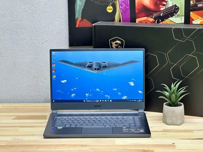 Ігровий ультрабук MSI Stealth 15M/15.6" (1920x1080) IPS/Intel Core i7-11375H (4(8) ядра по 3.3 - 5.0 GHz) -bit / WebCam / Win 11 Home б/в - зображення 2