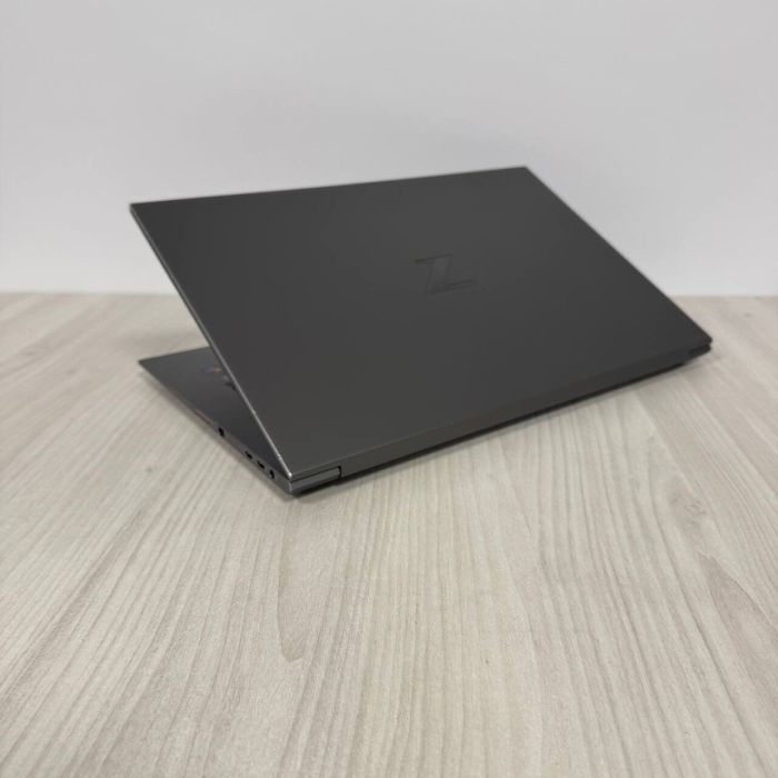 Мобільна робоча станція Б-клас HP ZBook Studio 15 G8 / 15.6" (3840x2160) IPS / Intel Core i9-11900H (8 (16) ядер по 2.5 - 4.9 GHz) / 32 GB DDR4 / 1000 GB SSD NVMe / nVidia RTX A3000, 6 GB GDDR6, 192-bit / WebCam б/в - зображення 6