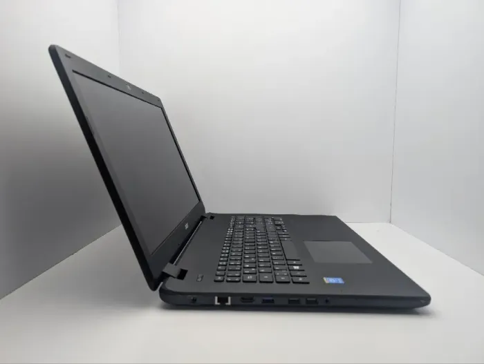 Ноутбук Acer Aspire ES1-711 / 17.3" (1600x900) TN / Intel Pentium N3540 (4 ядра по 2.16 - 2.66 GHz) / 8 GB DDR3 / 120 GB SSD / Intel HD Graphics / WebCam / DVD-ROM б/в - зображення 4