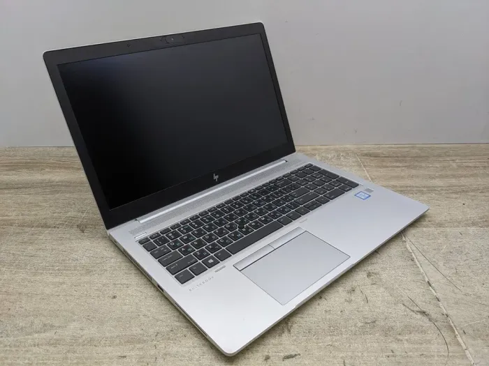 Ультрабук Б-клас HP EliteBook 850 G5 / 15.6" (1920x1080) IPS / Intel Core i5-8350U (4 (8) ядра по 1.7 - 3.6 GHz) / 8 GB DDR4 / 240 GB SSD / Intel UHD Graphics 620 / WebCam б/в - зображення 3