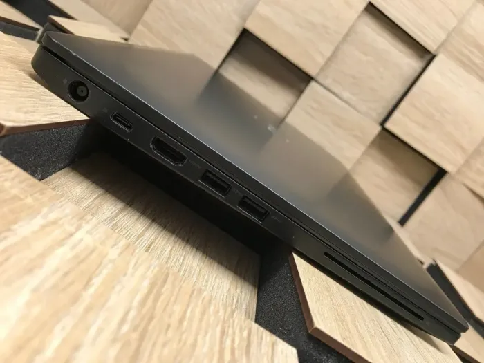 Ноутбук Б-клас Dell Latitude 7480 / 14" (1920x1080) IPS / Intel Core i5-7300U (2 (4) ядра по 2.6 - 3.5 GHz) / 8 GB DDR4 / 256 GB SSD M.2 / Intel HD Graphics 620 / WebCam б/в - зображення 5