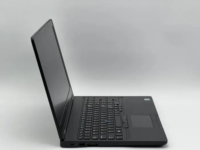 Ультрабук Dell Latitude 5590 / 15.6" (1366x768) TN / Intel Core i5-8250U (4 (8) ядра по 1.6 - 3.4 GHz) / 16 GB DDR4 / 240 GB SSD / Intel UHD Graphics 620 / HDMI б/в - зображення 3