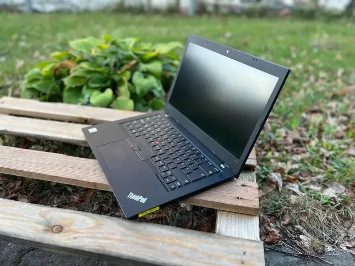 Ультрабук Lenovo ThinkPad L490 / 14" (1920x1080) IPS / Intel Core i3-8145U (2 (4) ядра по 2.1 - 3.9 GHz) / 8 GB DDR4 / 512 GB SSD M.2 / Intel UHD Graphics / WebCam / Windows 10 б/в - зображення 9