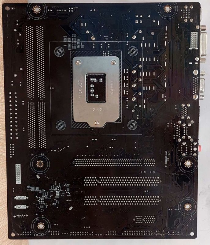 Комплект: материнська плата Elitegroup B75H2-M3 (rev 1.0) / LGA1155 / Intel Core i3-3240 (2 (4) ядра по 3.4 GHz) / 8 GB DDR3 / Intel HD Graphics 2500 + Кулер б/в - зображення 4