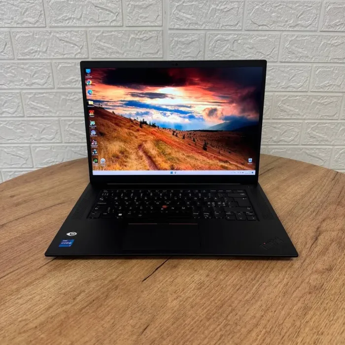Ігровий ультрабук Б-клас Lenovo ThinkPad X1 Extreme Gen 5 / 16" (2560x1600) IPS / Intel Core i7-12700H (14 (20) ядер по 3.5 - 4.7 GHz) / 16 GB DDR5 / 512 GB SSD NVMe / nVidia GeForce RTX 3050 Ti, 4 GB GDDR6, 128-bit / WebCam б/в - зображення 2