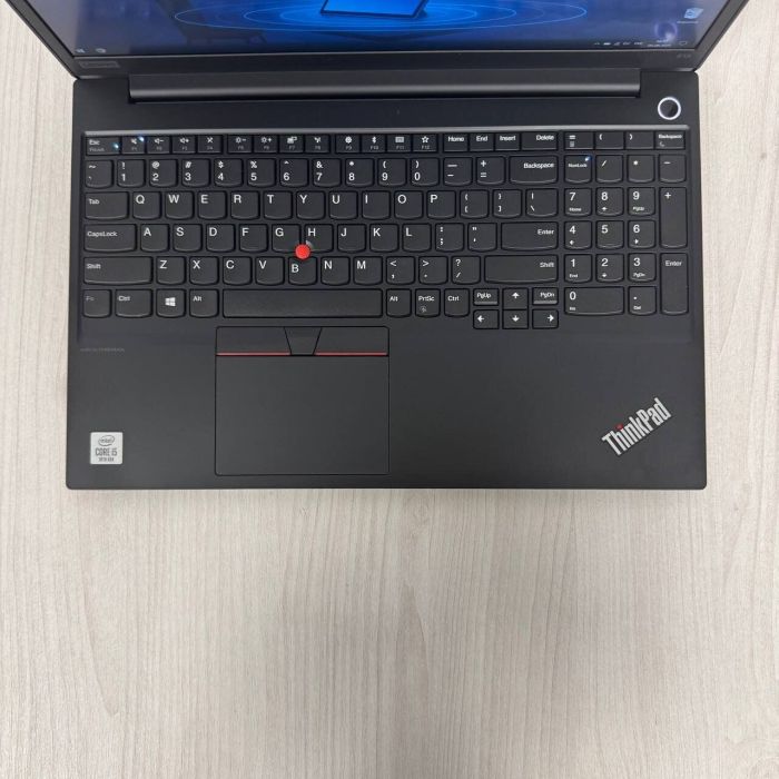 Ноутбук Lenovo ThinkPad E15 / 15.6" (1920x1080) IPS / Intel Core i5-10210U (4 (8) ядра по 1.6 - 4.2 GHz) / 8 GB DDR4 / 256 GB SSD NVMe / Intel UHD Graphics / WebCam б/в - зображення 7