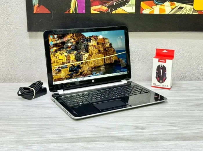 Ноутбук HP Pavilion 15-n032se / 15.6" (1366x768) TN / AMD A4-5000 (4 ядра по 1.5 GHz) / 8 GB DDR3 / 128 GB SSD / AMD Radeon HD 8330 Graphics / WebCam / Win 10 Home б/в - зображення 3