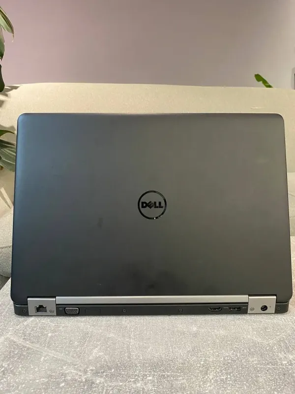 Ультрабук Dell Latitude E5470 / 14" (1920x1080) TN / Intel Core i5-6300HQ (4 ядра по 2.3 - 3.2 GHz) / 8 GB DDR4 / 256 GB SSD / Intel HD Graphics 530 / WebCam / Win 10 б/в - зображення 3