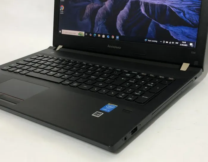 Ноутбук Б-клас Lenovo IdeaPad E50-70 / 15.6" (1366x768) TN / Intel Core i3-4030U (2 (4) ядра по 1.9 GHz) / 8 GB DDR3 / 500 GB HDD / Intel HD Graphics 4400 / WebCam / DVD-ROM б/в - зображення 9