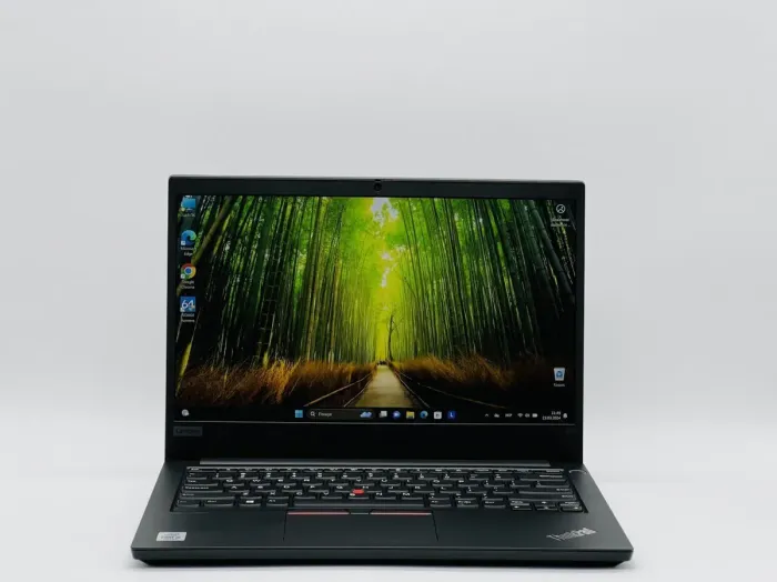 Ноутбук Lenovo ThinkPad E14 / 14" (1920x1080) IPS / Intel Core i5-10210U (4 (8) ядра по 1.6 - 4.2 GHz) / 8 GB DDR4 / 250 GB SSD / Intel UHD Graphics / WebCam б/в - зображення 2