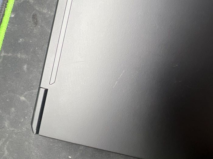 Ігровий ноутбук Б-класу Maingear Vector Pro 17 MG-VCP2-17A3070T / 17,3" (1920x1080) IPS / AMD Ryzen 9 6900HX (8 (16) ядер по 3,3 - 4,9 ГГц) / 32 ГБ DDR5 / 960 ГБ SSD / nVidia GeForce RTX 3070 Ti, 8 ГБ GDDR6, 256-bit / WebCam б/в - зображення 8