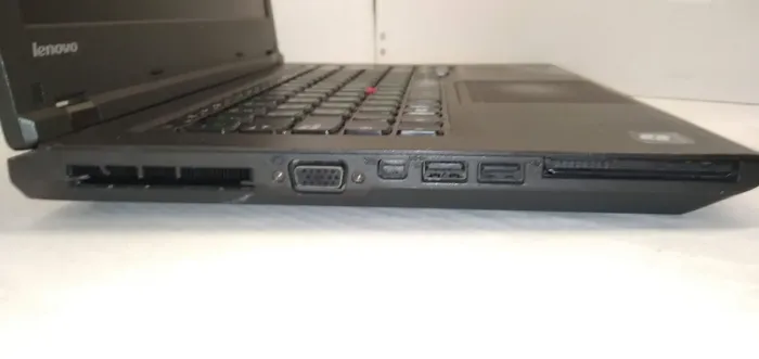 Ноутбук Б-клас Lenovo ThinkPad L440 / 14" (1366x768) TN / Intel Core i7-4800MQ (4 (8) ядра по 2.7 - 3.7 GHz) / 8 GB DDR3 / 240 GB SSD / Intel HD Graphics 4600 / WebCam / Без АКБ б/в - зображення 5