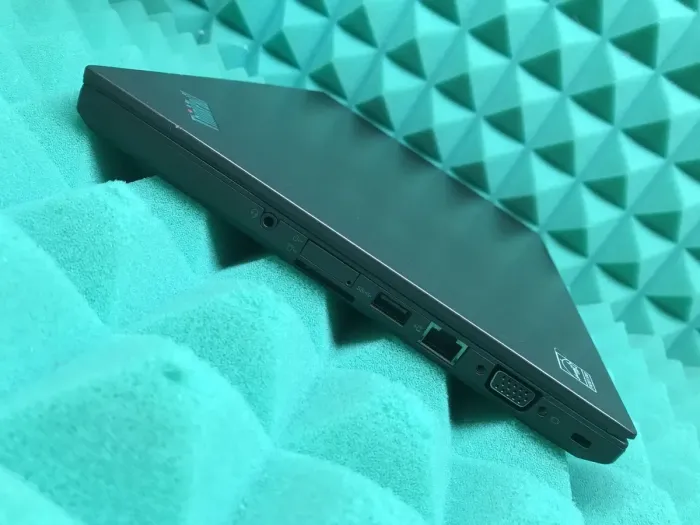 Ультрабук Б-клас Lenovo Thinkpad T450s / 14'' (1600x900) TN / Intel Core i5-5300U (2 (4) ядра по 2.3 - 2.9 GHz) / 8 GB DDR3 / 128 GB SSD / Intel HD Graphics 5500 / WebCam / miniDP б/в - зображення 8