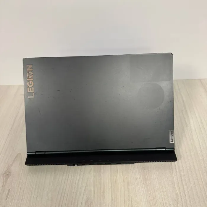 Ігровий ноутбук Б-класу Lenovo Legion 5 15IMH05H / 15.6" (1920x1080) IPS / Intel Core i7-10750H (6 (12) ядер по 2.6 - 5.0 GHz) / 16 GB DDR4 / 1000 GB SSD NVMe / nVidia GeForce RTX 2060, 6 GB GDDR6, 192-bit / WebCam б/в - зображення 3