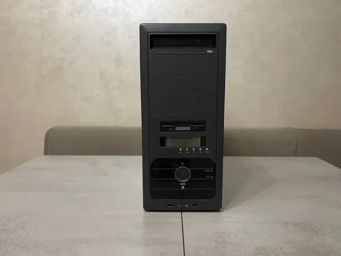 Системний блок Grand 202K Tower / Intel Xeon E5450 (4 ядра по 3.0 GHz) / 4 GB DDR2 / 120 GB SSD / no GPU / Wi-Fi б/в - зображення 2