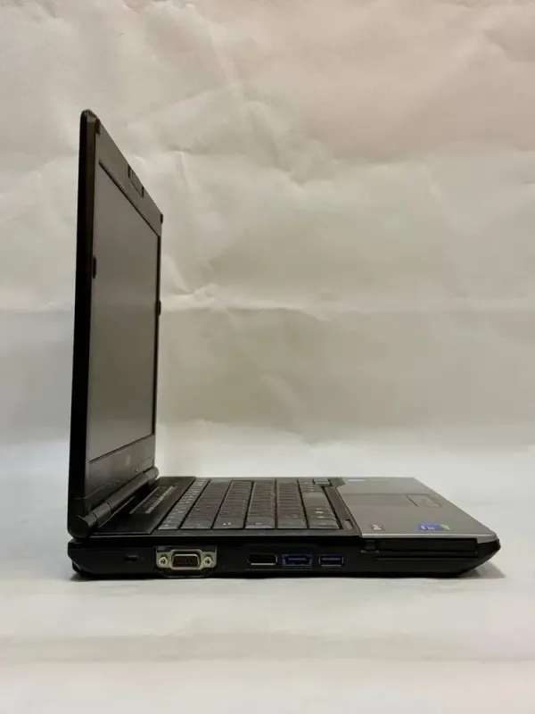 Ноутбук Fujitsu LifeBook S752 / 14" (1366x768) TN / Intel Core i5-3320M (2 (4) ядра по 2.6 - 3.3 GHz) / 8 GB DDR3 / 240 GB SSD / Intel HD Graphics 4400 / Windows 10 Pro б/в - зображення 5