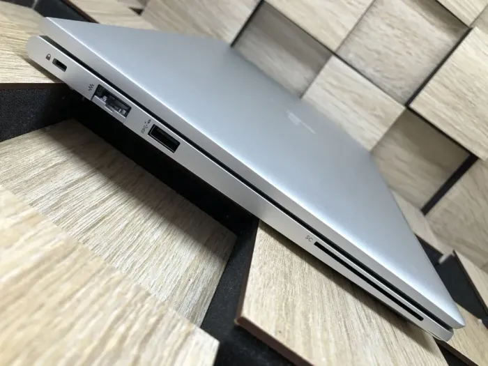 Ноутбук Б-клас HP EliteBook 640 G10 / 14" (1920x1080) IPS / Intel Core i5-1345U (10 (12) ядер по 1.2 - 4.7 GHz) / 16 GB DDR4 / 256 GB SSD M.2 / Intel Iris Xe Graphics / WebCam / USB4 / HDMI б/в - зображення 5