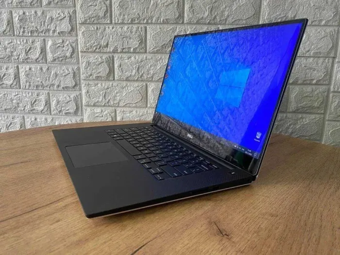 Мобільна робоча станція Б-клас Dell Precision 5510 / 15.6" (1920x1080) IPS / Intel Core i7-6820HQ (4 (8) ядра по 2.7 - 3.6 GHz) / 8 GB DDR4 / 256 GB SSD / nVidia Quadro M1000M, 2 GB GDDR5, 128-bit / WebCam б/в - зображення 5