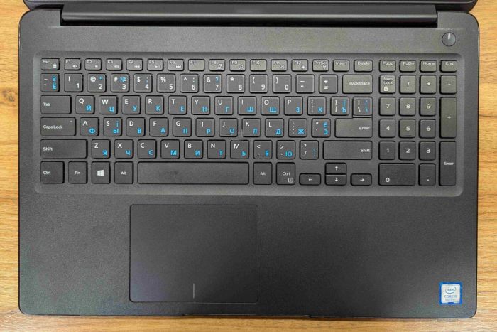 Ноутбук Dell Latitude 3500 / 15.6" (1920x1080) IPS / Intel Core i5-8265U (4 (8) ядра по 1.6 - 3.9 GHz) / 16 GB DDR4 / 512 GB SSD / Intel UHD Graphics 620 / WebCam / HDMI / Windows 10 б/в - зображення 3