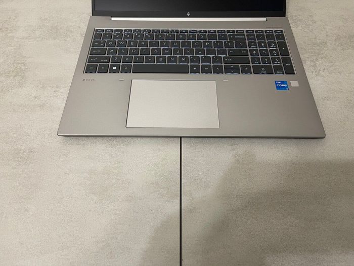 Ультрабук HP ZBook Firefly 16 G10 / 16" (1920x1200) IPS / Intel Core i5-1335U (10 (12) ядер по 3.4 - 4.6 GHz) / 16 GB DDR5 / 512 GB SSD M.2 / Intel Iris Xe Graphics / WebCam / Fingerprint б/в - зображення 4