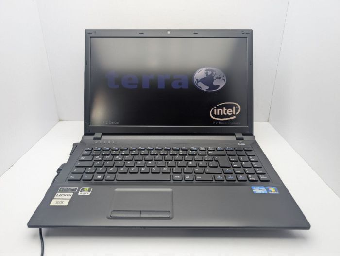 Ноутбук Terra Mobile 1547Q / 15.6" (1366x768) TN / Intel Core i3-3120M (2 (4) ядра по 2.5 GHz) / 6 GB DDR3 / 1000 GB HDD / nVidia GeForce GT 635M, 1 GB GDDR3, 128-bit / WebCam / DVD-ROM б/в - зображення 3