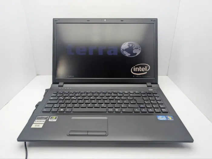 Ноутбук Terra Mobile 1547Q / 15.6" (1366x768) TN / Intel Core i3-3120M (2 (4) ядра по 2.5 GHz) / 6 GB DDR3 / 1000 GB HDD / nVidia GeForce GT 635M, 1 GB GDDR3, 128-bit / WebCam / DVD-ROM б/в - зображення 3