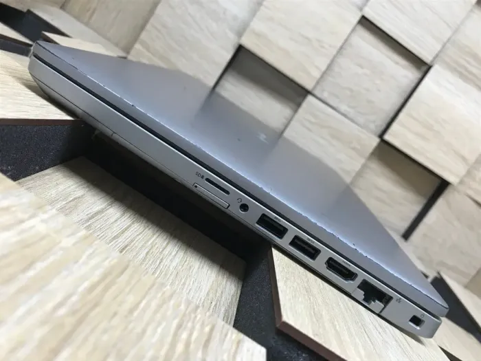 Ультрабук Б-клас Dell Latitude 5410 / 14" (1920x1080) IPS / Intel Core i5-10310U (4 (8) ядра по 1.7 - 4.4 GHz) / 8 GB DDR4 / 256 GB SSD M.2 / Intel UHD Graphics / WebCam / HDMI / Windows 10 б/в - зображення 7