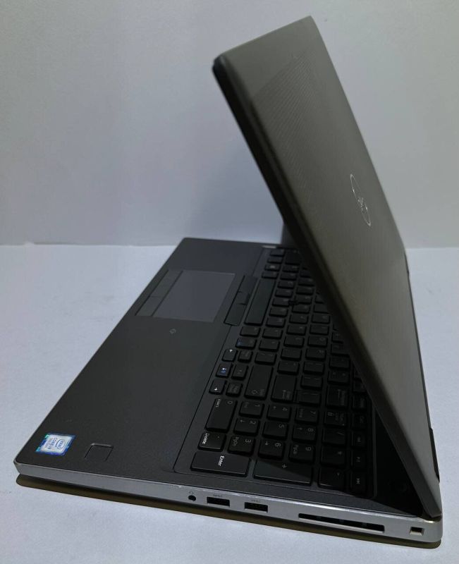 Мобільна робоча станція Б-клас Dell Precision 7540 / 15.6" (1920x1080) TN / Intel Core i9-9980HK (8 (16) ядер по 2.4 - 5.0 GHz) / 32 GB DDR4 / 256 GB SSD / nVidia Quadro RTX 3000, 6 GB GDDR6, 192-bit / WebCam / Win 11 Pro б/в - зображення 5