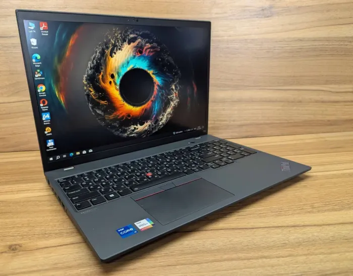 Ультрабук Lenovo ThinkPad T16 Gen1 / 16" (1920x1080) IPS / Intel Core i7-1260P (12 (16) ядер по 3.4 - 4.7 GHz) / 24 GB DDR4 / 512 GB SSD / Intel Iris Xe Graphics / WebCam / Windows 10 б/в - зображення 4