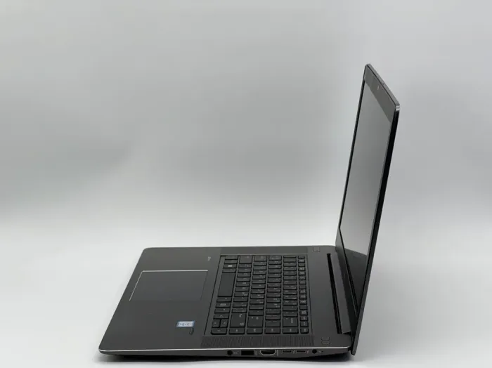 Мобільна робоча станція HP ZBook Studio G4 / 15.6" (1920x1080) IPS / Intel Xeon E3-1505M v6 (4 (8) ядра по 3.0 - 4.0 GHz) / 16 GB DDR4 / 480 GB SSD / nVidia Quadro M1200, 4 GB GDDR5, 128-bit / WebCam б/в - зображення 4