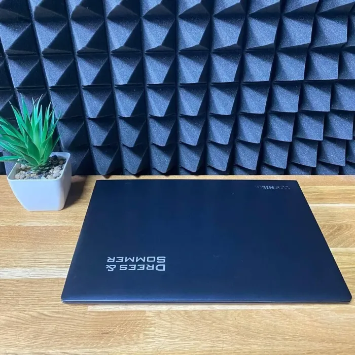 Ноутбук Toshiba Portege x30-d-162 / 13.3" (1920x1080) TN / Intel Core i5-7200U (2 (4) ядра по 2.5 - 3.1 GHz) / 8 GB DDR4 / 256 GB SSD / Intel HD Graphics 620 / WebCam б/в - зображення 7