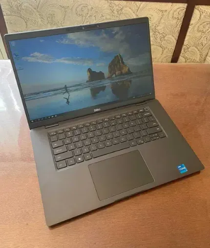 Ультрабук Dell Latitude 7520 / 15.6" (1920x1080) IPS / Intel Core i5-1135G7 (4 (8) ядра по 2.4 - 4.2 GHz) / 8 GB DDR4 / 256 GB SSD / Intel Iris Xe Graphics / WebCam б/в - зображення 2