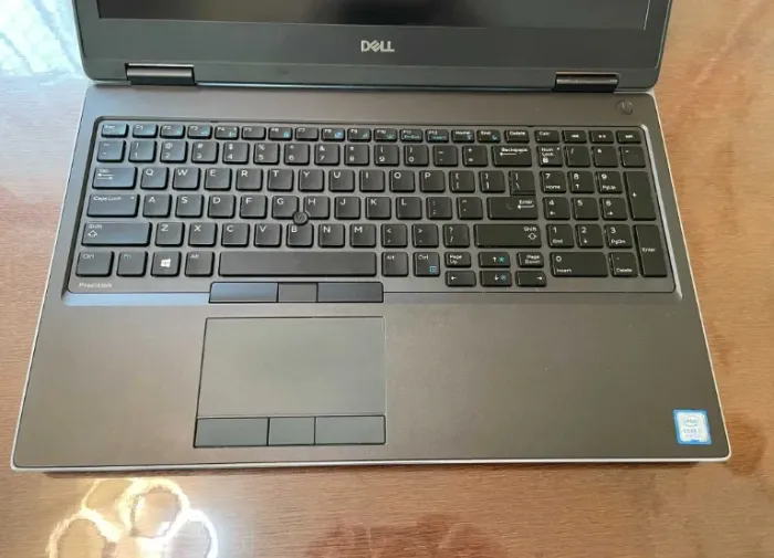 Робоча станція Dell Precision 7540 / 15.6" (1920x1080) IPS / Intel Core i7-9750H (6 (12) ядер по 2.6 - 4.5 GHz) / 32 GB DDR4 / 512 GB SSD / nVidia Quadro T2000, 4 GB GDDR5, 128-bit / WebCam б/в - зображення 4