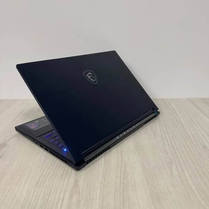 Ігровий ноутбук MSI Stealth 16 Studio A13VG / 16" (1920x1200) IPS / Intel Core i7-13620H (10 (16) ядер по 3,6 - 4,9 ГГц) / 16 ГБ DDR5 / 512 ГБ SSD NVMe / nVidia GeForce RTX 4070, 8 ГБ GDDR6, 128-bit / WebCam б/в - зображення 6