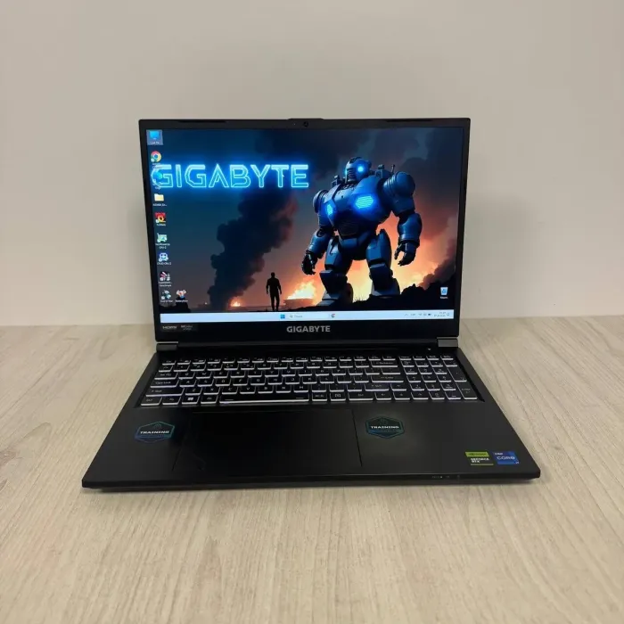 Ігровий ноутбук Gigabyte G6 KF / 16" (1920x1200) IPS / Intel Core i7-13620H (10 (16) ядер по 3,6 - 4,9 ГГц) / 16 ГБ DDR5 / 1000 ГБ SSD / nVidia GeForce RTX 4060, 8 ГБ GDDR6, 128-біт / Веб-камера б/в - зображення 2