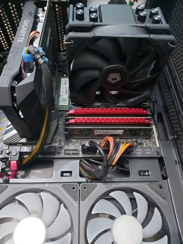 Ігровий ПК GTL Gaming Universe Black Tower / Intel Core i5-9500 (6 ядер по 3,0 - 4,4 ГГц) / 24 ГБ DDR4 / 256 ГБ SSD M.2 + 480 ГБ SSD + 500 ГБ HDD / nVidia GeForce GTX 1650 Super, 4 ГБ GDDR6, 128-біт / 530 Вт б/в - зображення 8