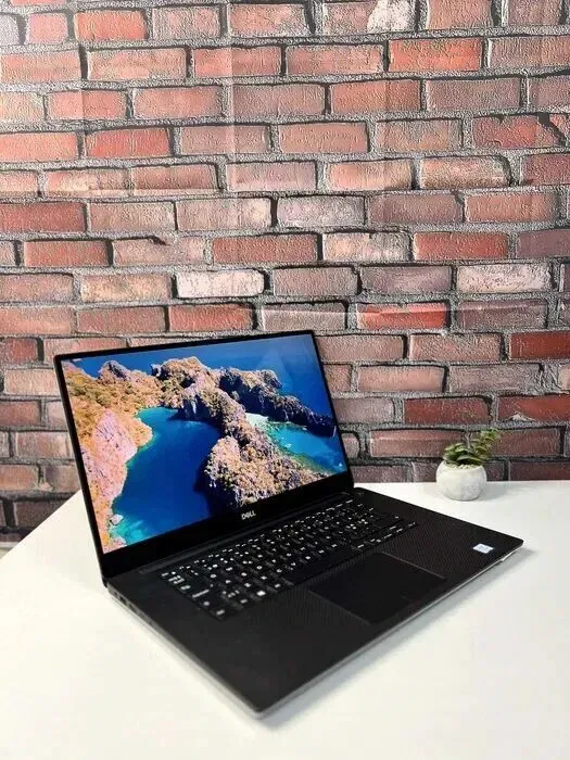 Мобільна робоча станція Dell Precision 5530 / 15.6" (3840x2160) IGZO Touch / Intel Core i9-8950HK (6 (12) ядер по 2.9 - 4.8 GHz) / 32 GB DDR4 / 1000 GB SSD M.2 / nVidia Quadro P2000, 4 GB GDDR5, 128-bit / WebCam / Win 10 Pro б/в - зображення 4