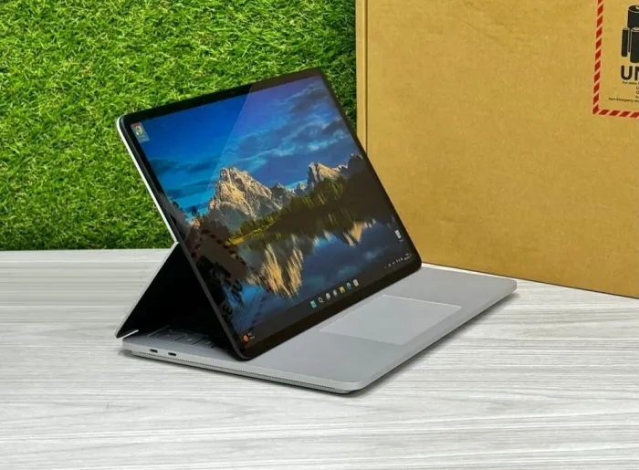 Ігровий ноутбук-трансформер Microsoft SurFace Laptop Studio / 14.3" (2400x1600) IPS Touch / Intel Core i7-11370H (4 (8) ядра по 3.0 - 4.8 GHz) / 32 GB DDR4 / 1000 GB SSD / nVidia GeForce RTX 3050 Ti, 4 GB GDDR6, 128-bit / WebCam / Win 11 Pro б/в - зображення 5