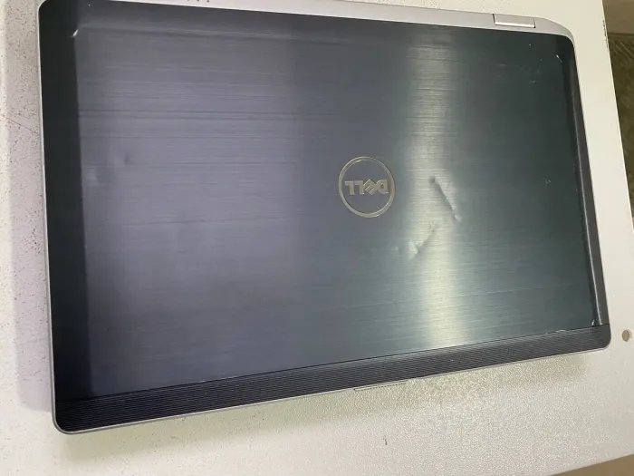 Ноутбук Б-клас Dell Latitude E6530 / 15.6" (1920x180) TN / Intel Core i5-3230M (2 (4) ядра по 2.6 - 3.2 GHz) / 8 GB DDR3 / 120 GB SSD / Intel HD Graphics 4000 / WebCam / DVD-ROM б/в - зображення 3